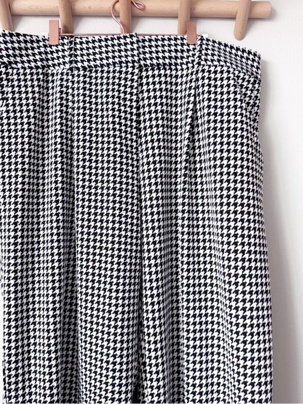 Liz Claiborne Black and White Houndstooth Wide Leg Dress Pants - Picture 5 of 11